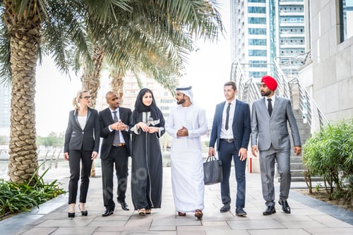 Preview: Business team in Dubai