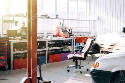 Preview: Car repair tools at service station