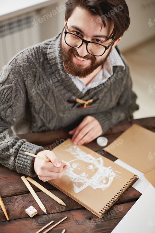 Preview: Artist at work