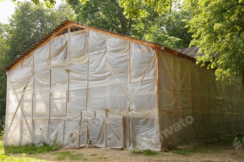 Preview: Small Building Under Construction