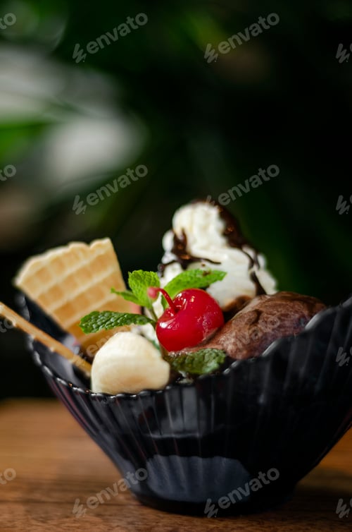 Preview: gourmet organic chocolate and strawberry ice cream sundae dessert