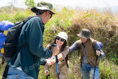Preview: Hiking outdoor activities with friends