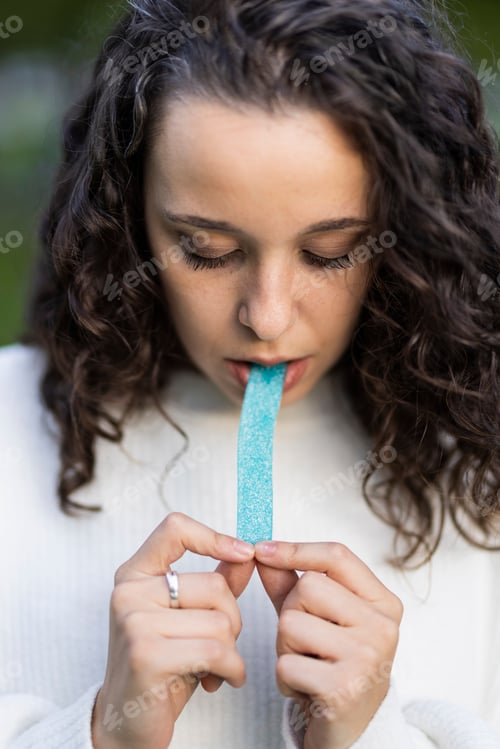 Preview: Sour flavored rainbow candy