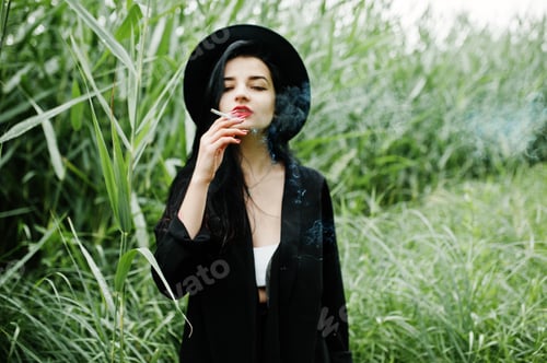 Preview: Goth dramatic woman