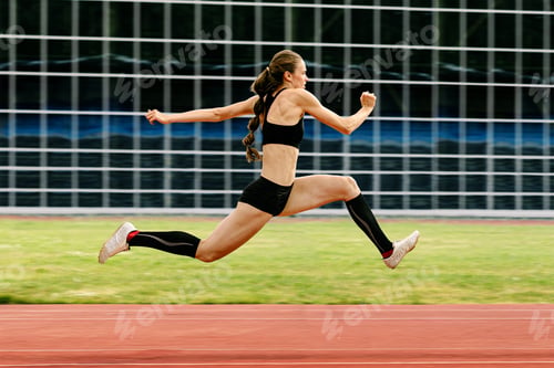 Preview: triple jump women jumper