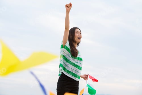 Preview: A woman on a beach in Kobe.