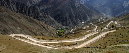 Preview: Twisting road to the top of a pass