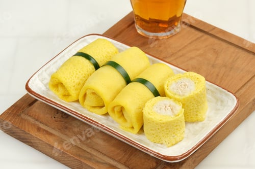 Preview: Semar Mendem, is a Javanese traditional snack made of glutinous rice, filled with shredded chicken,