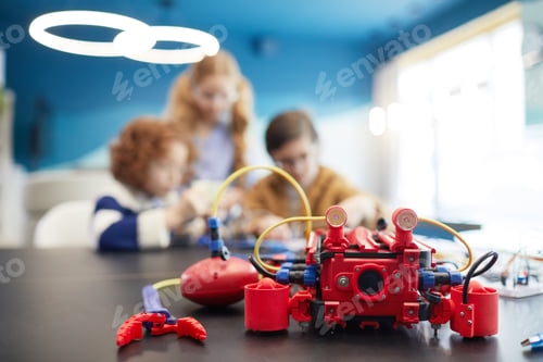 Preview: Robotics Class in Modern School