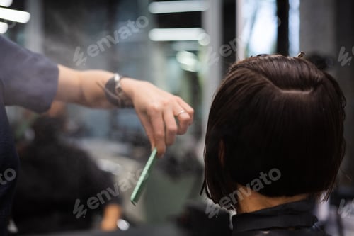 Preview: woman in beauty salon