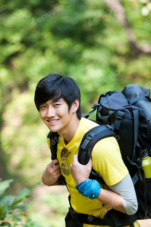 Preview: Happy Hiker