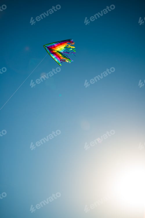 Preview: Beautiful kite in bright colors of the rainbow