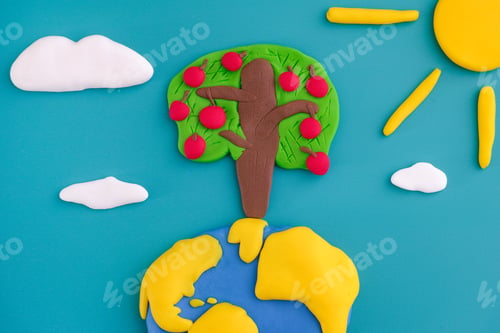Preview: An apple tree growing on the Earth