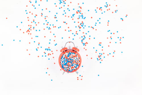 Preview: Alarm clock, red blue and white stars confetti