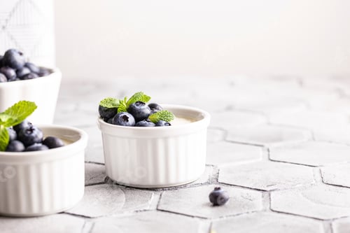 Preview: Vanilla dessert for breakfast, panna cotta with blueberries