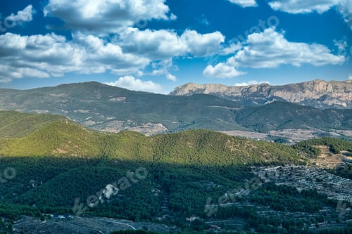 Preview: View of the Cabeco d'Or mountain range