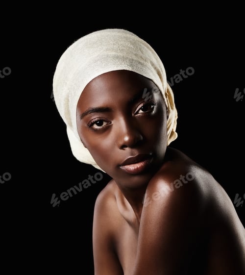 Preview: Confident in her skincare regime