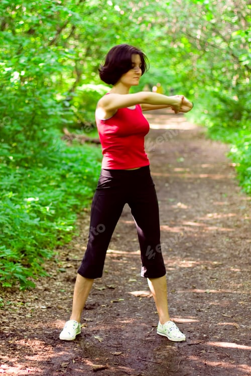 Preview: sporty woman