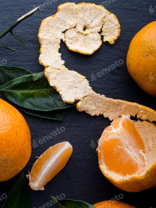Preview: Fresh tangerines with leaves