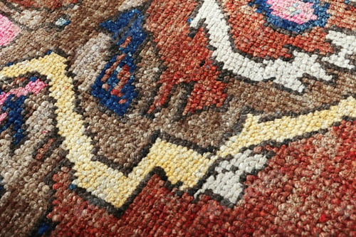Preview: Textures and patterns in color from woven carpets