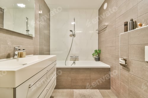 Preview: Bathroom with marble walls