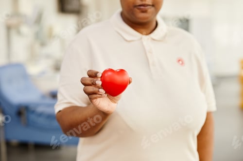 Preview: Blood Donor Holding Heart