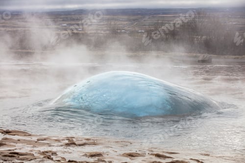 Preview: Exploding gysir at sunset in iceland