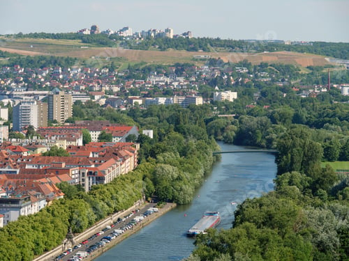 Preview: Scenic view of the city of Wuerzburg, Bavaria, Germany, on the banks of the River Main