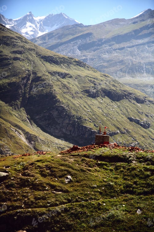 Preview: majestic landscape with green valley in indian himalayas, keylong region