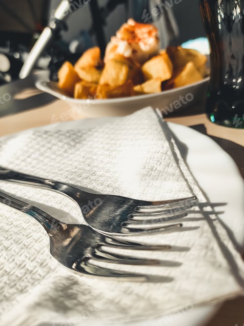 Preview: Patatas bravas with ajoaceite, Spanish tapa