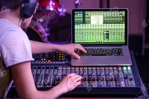 Preview: Digital mixer in a recording Studio
