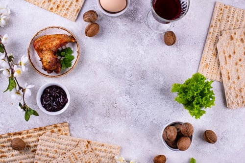 Preview: Traditional Passover Seder plate with symbolic foods. Symbolic of Jewish holiday Pesah.