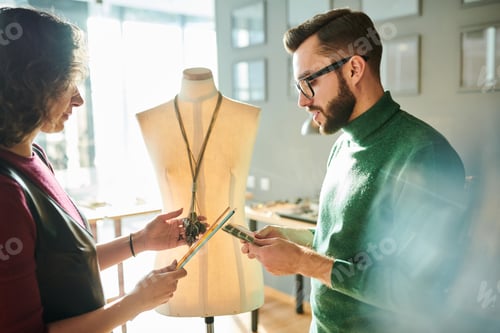 Preview: Man Buying Jewelry