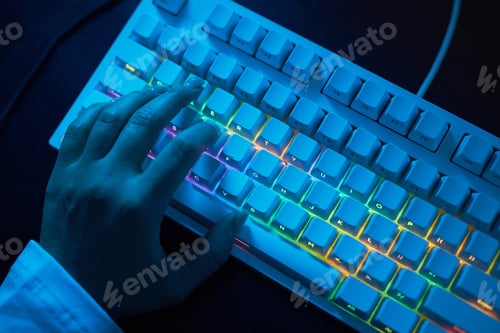 Preview: Gaming on white LED keyboard
