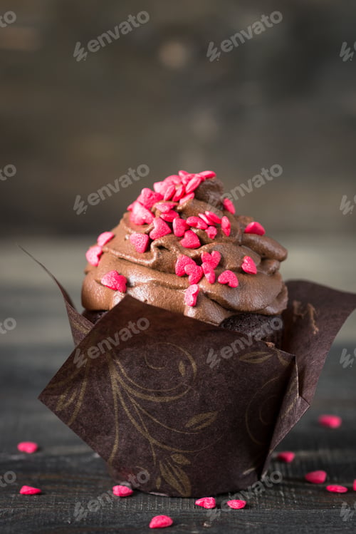 Preview: Chocolate cupcake with whipped cream for Valentine's Day