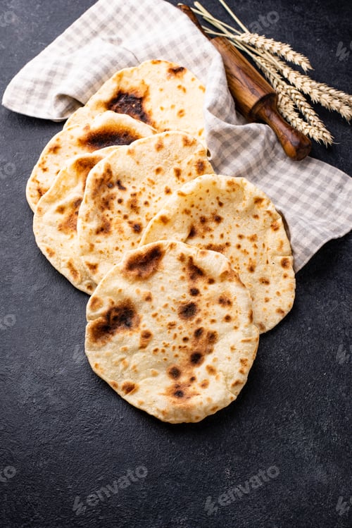 Preview: Pita bread, traditional Jewish food