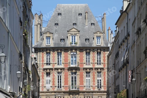 Preview: Historic building in Paris