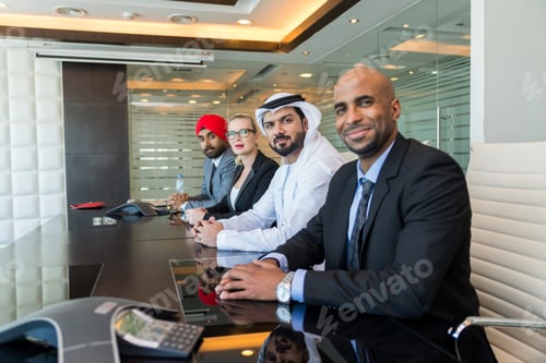 Preview: Business team in Dubai