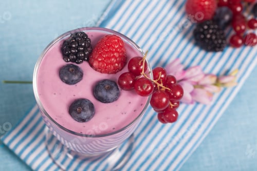 Preview: Delicious Berry Smoothie Topped with Fresh Fruit