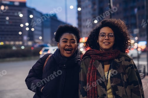 Preview: two happy girls in the city