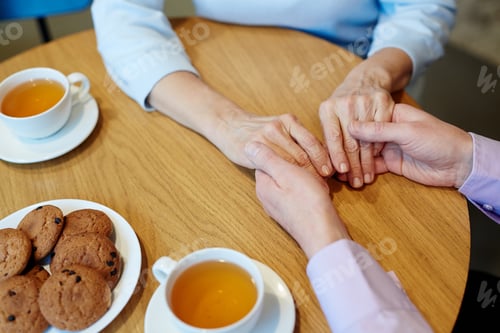 Preview: Hands of valentines
