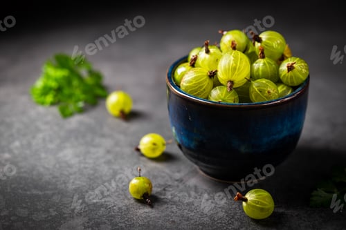 Preview: berries of green gooseberry