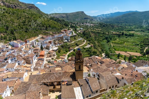 Preview: View of the town from the castle of the town of Chulilla in the mountains