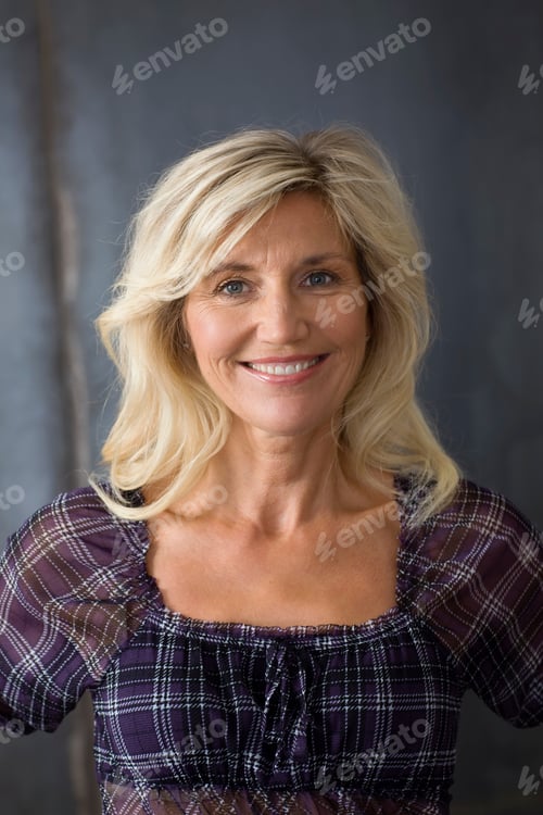 Preview: Portrait of a woman