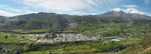 Preview: Putre village with "Nevado de Putre" at background