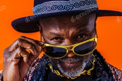 Preview: Cool senior man with fashionable outfit portrait