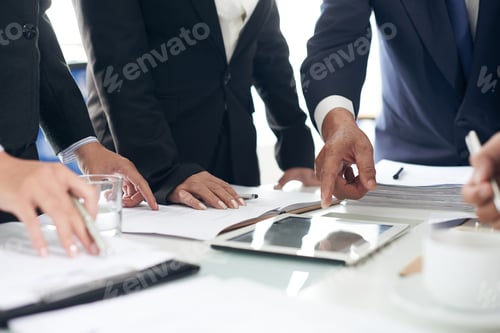 Preview: Discussing busines report with colleagues