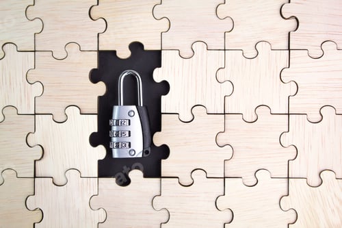 Preview: wooden puzzle with a key in the middle