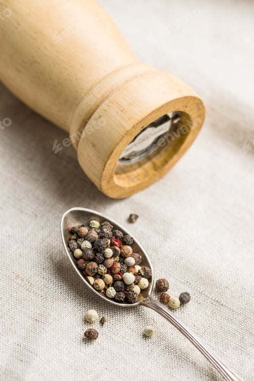 Preview: Different types of dried peppercorn.