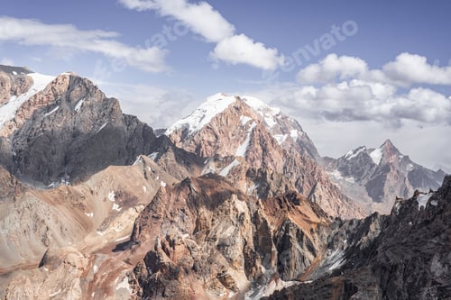 Preview: Sharp and snow-capped mountain peaks in Tajikistan